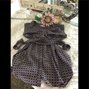 Motherhood maternity blouse size Medium So Pretty